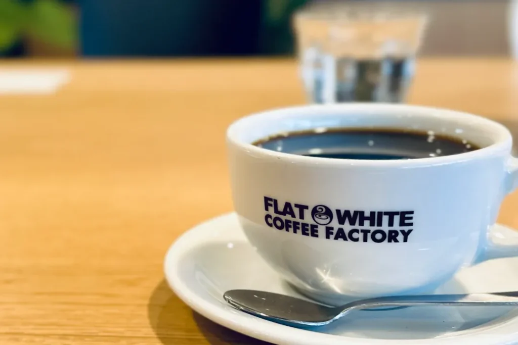 フラットホワイトのコーヒー